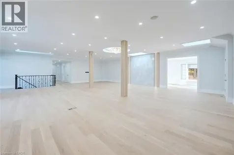 8 Ridgewood Drive Richmond Hill ON L4E 3M1