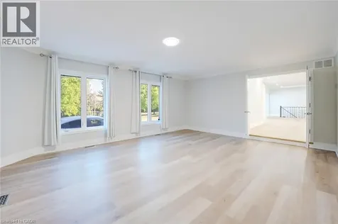 8 Ridgewood Drive Richmond Hill ON L4E 3M1