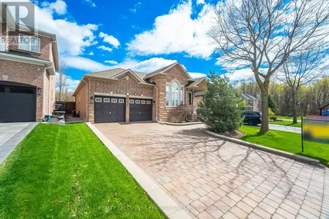 10 Bottero Drive Vaughan ON L6A 3T8