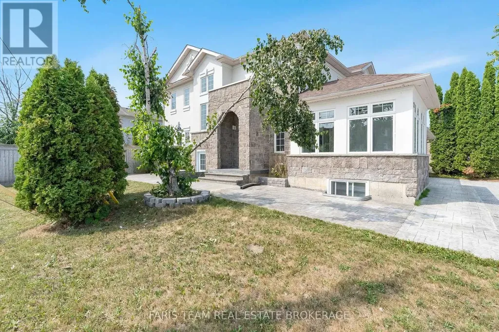 2 Vanessa Drive Orillia ON L3V 7Y8