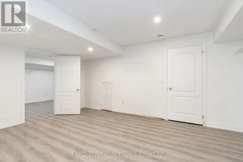 2 Vanessa Drive Orillia ON L3V 7Y8