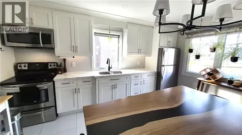 129 Moore Avenue South Waterloo ON N2J 1X4