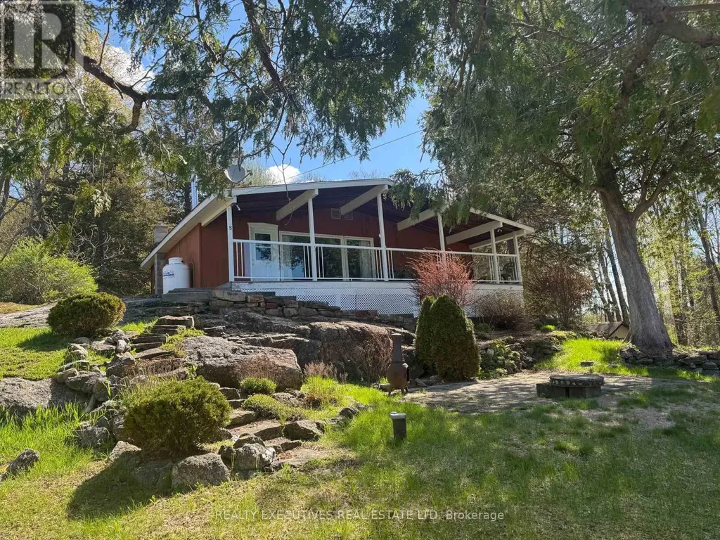 5 Lake Shore Drive East Rideau Lakes ON K0E 1G0