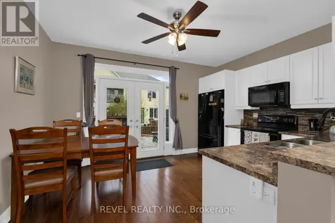 42 Sandy Coast Crescent Wasaga Beach ON L9Z 2L1