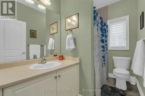 42 Sandy Coast Crescent Wasaga Beach ON L9Z 2L1