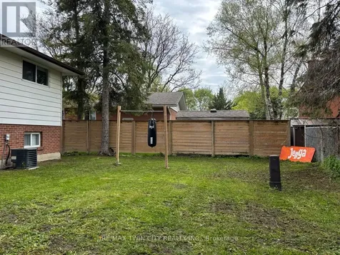 163 Pinegrove Crescent Waterloo ON N2L 4T9
