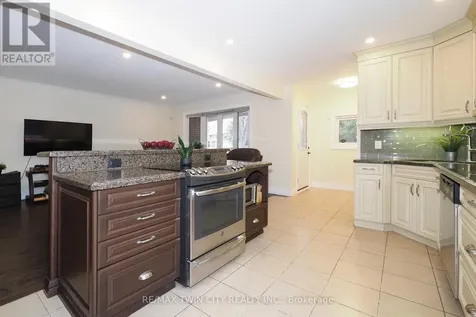 163 Pinegrove Crescent Waterloo ON N2L 4T9