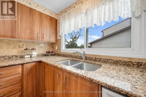 2295 Cotters Crescent Ottawa ON K1V 8Y7
