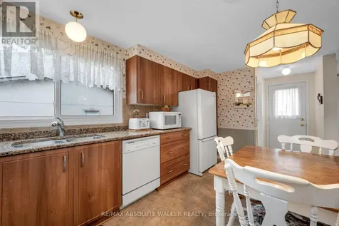 2295 Cotters Crescent Ottawa ON K1V 8Y7