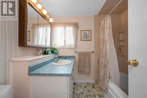 2295 Cotters Crescent Ottawa ON K1V 8Y7