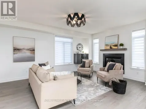 28 Mendoza Way Ottawa ON K2S 2S6