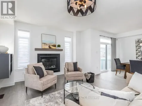 28 Mendoza Way Ottawa ON K2S 2S6