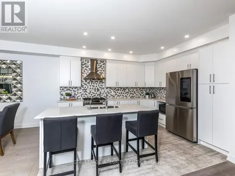 28 Mendoza Way Ottawa ON K2S 2S6