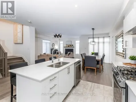 28 Mendoza Way Ottawa ON K2S 2S6