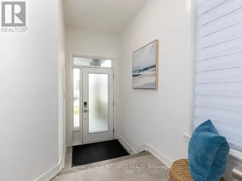 28 Mendoza Way Ottawa ON K2S 2S6