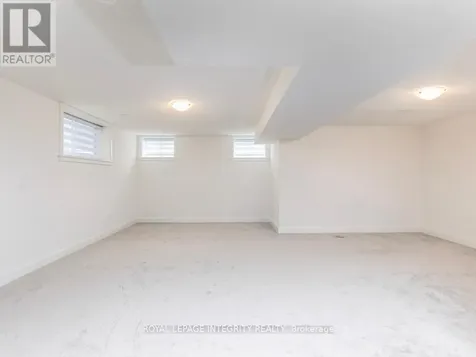 28 Mendoza Way Ottawa ON K2S 2S6