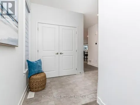 28 Mendoza Way Ottawa ON K2S 2S6