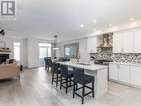 28 Mendoza Way Ottawa ON K2S 2S6