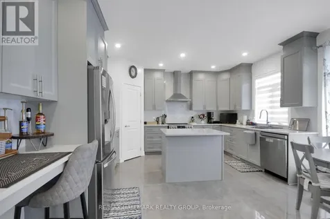 568 Bobolink Ridge Ottawa ON K2S 2P4