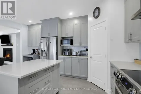 568 Bobolink Ridge Ottawa ON K2S 2P4