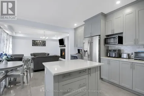 568 Bobolink Ridge Ottawa ON K2S 2P4