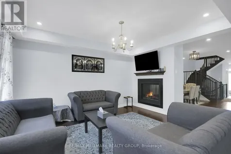 568 Bobolink Ridge Ottawa ON K2S 2P4