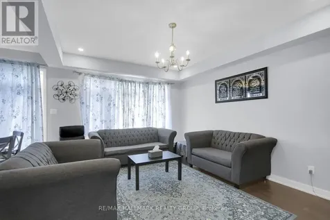 568 Bobolink Ridge Ottawa ON K2S 2P4