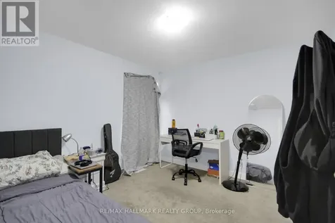568 Bobolink Ridge Ottawa ON K2S 2P4