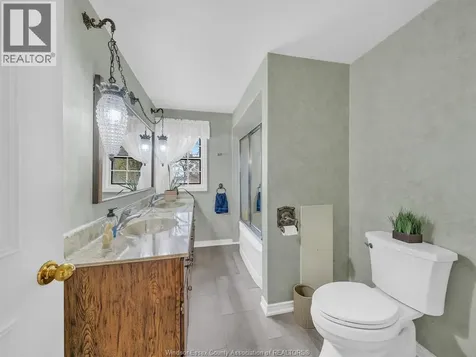 388 Seacliff Drive West Leamington ON N8H 4E1