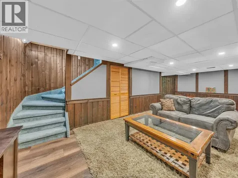 388 Seacliff Drive West Leamington ON N8H 4E1