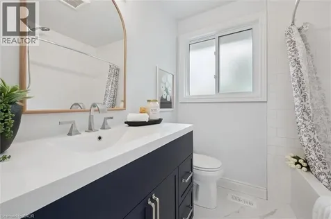 176 Woodville Place Waterloo ON N2L 4W9