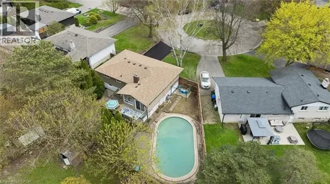 176 Woodville Place Waterloo ON N2L 4W9