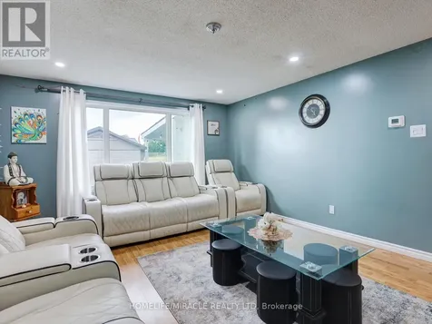 128 Macatee Place South Cambridge ON N1R 6Z8