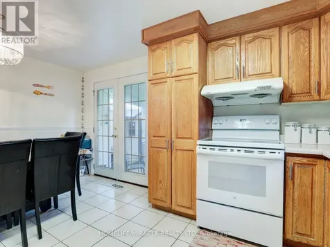 128 Macatee Place South Cambridge ON N1R 6Z8