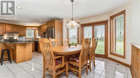 42720 Meadow Wood Lane Central Elgin ON N0L 2L0