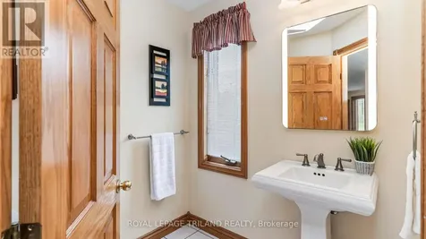 42720 Meadow Wood Lane Central Elgin ON N0L 2L0