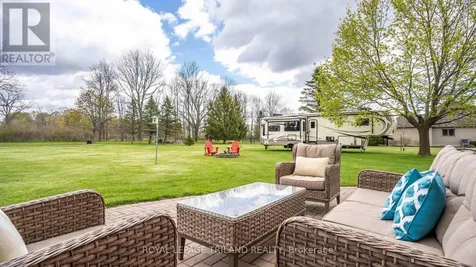 42720 Meadow Wood Lane Central Elgin ON N0L 2L0