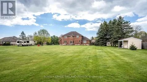 42720 Meadow Wood Lane Central Elgin ON N0L 2L0