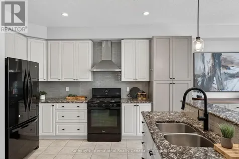 19 Garbutt Crescent Collingwood ON L9Y 0H5