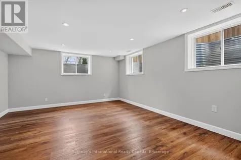 19 Garbutt Crescent Collingwood ON L9Y 0H5