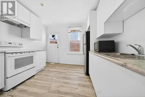 423 Arlington Avenue Ottawa ON K1R 6Z7
