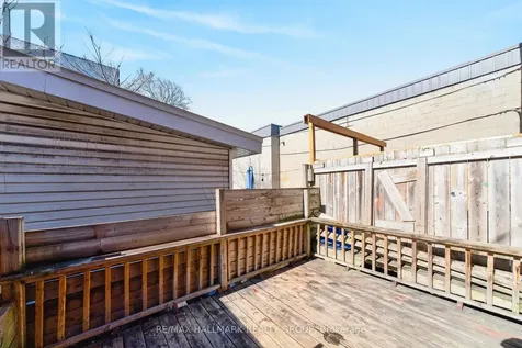 423 Arlington Avenue Ottawa ON K1R 6Z7