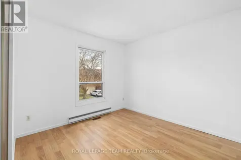 4 Arnold Drive Ottawa ON K2H 6V9