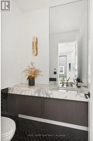 511 Fraser Avenue Ottawa ON K2A 2R1