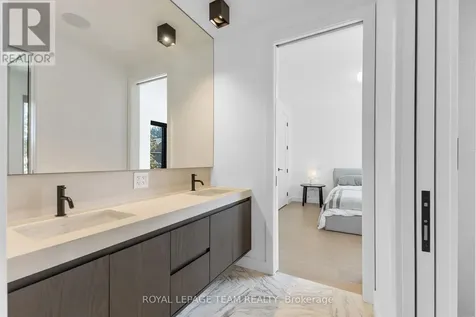 511 Fraser Avenue Ottawa ON K2A 2R1