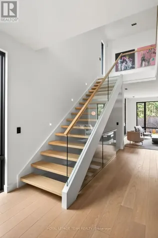 511 Fraser Avenue Ottawa ON K2A 2R1