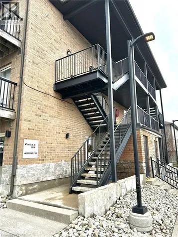 185 Windale Crescent Kitchener ON N2E 0G3