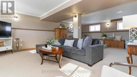 78 Peter Street Central Elgin ON N5R 5A8