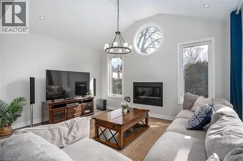 3270 Spruce Avenue Burlington ON L7N 1J4