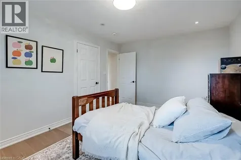 3270 Spruce Avenue Burlington ON L7N 1J4